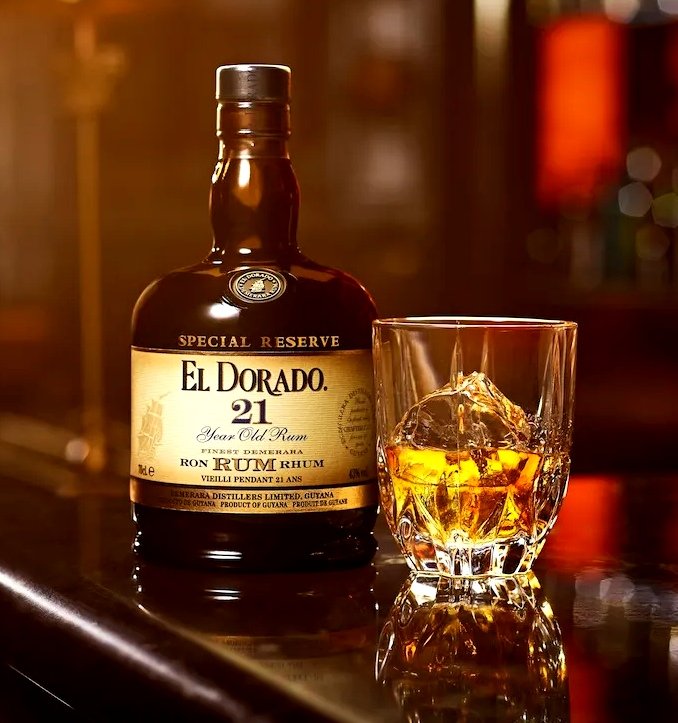LatAmTravelist's tweet photo. @discoverguyana In a round about way @discoverguyana.
At least you could put me down for an El Dorado on the rocks, one of those Guyana rums that the country is so famous for.
A festive prize for a *green* festive parrot!

#VisitGuyana #paradiseofbirds  #ElDoradoRums #RumWithSoul
@ElDoradoRums https://t.co/2nyLfHcaYX