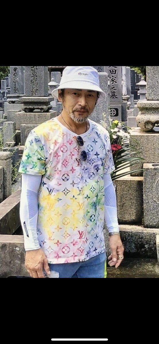 爬虫類ショップディジーポイント社長
須藤俊之と浜松市にあるナスマル屋店主
和田他数名が伊勢海老密猟に行き須藤がテトラポットから転落し両足複雑骨折し入院した
こいつらは元々爬虫類の密輸してたけどコロナで密輸が出来なくなって密猟を始めた
生き物の密輸はやめなさい🐸
密猟もダメよダメダメ🦐