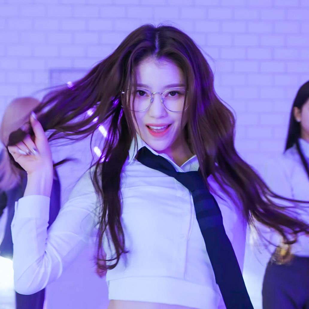 mainxiaoting's tweet photo. BLACK HAIR XIAOTING MEANS CUNT WE'RE GETTING IT. PIGTAILS YOU'RE DUN https://t.co/ZGW4osN4Du