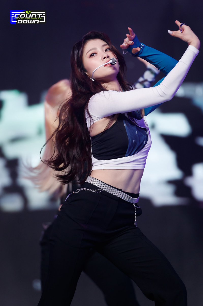mainxiaoting's tweet photo. BLACK HAIR XIAOTING MEANS CUNT WE'RE GETTING IT. PIGTAILS YOU'RE DUN https://t.co/ZGW4osN4Du