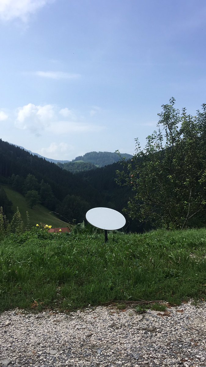 LABLXD's tweet photo. #Starlink just notified me that I will only have to pay 85€ instead of 100€ per month for their service…thxo 😘 https://t.co/N7Nc44psGA
