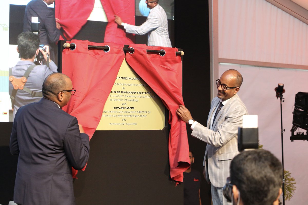 COMESA_HQ's tweet photo. #COMESA @ChilesheKCOMESA participated at the inauguration of the #TDBGroup, Mauritius Principal Office on 24 August. #Mauritius Finance Minister Hon. Renganaden Padayachy unveiled the office plaque. https://t.co/uMyCMfjzMT