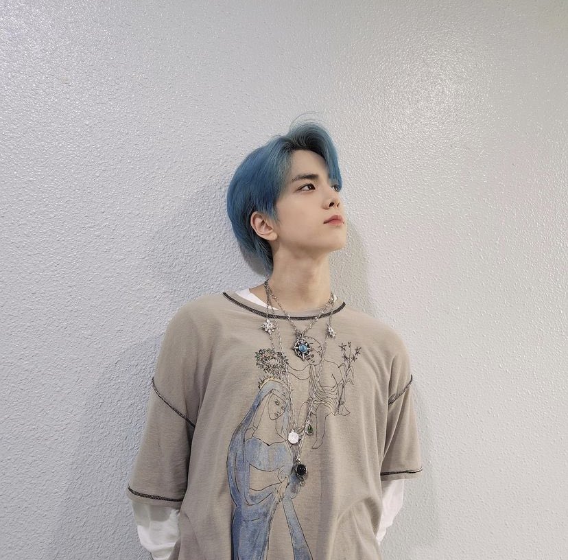 younaghoon's tweet photo. your favorable blue to become the pacemaker on inkigayo's day once more. many things happen as we're going through the music show after an exceptional while. thank you, the b. https://t.co/Fs4b55baTR