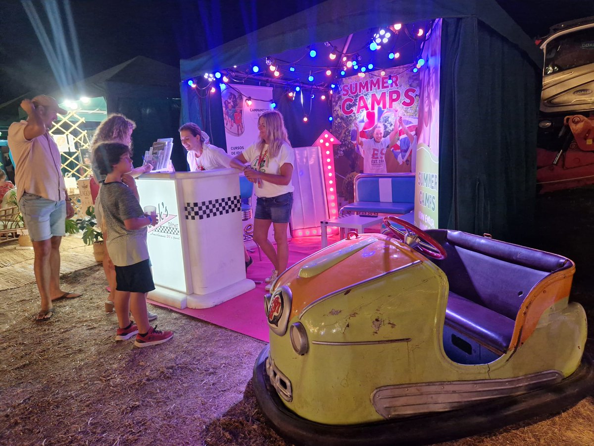 EnglishSummerSA's tweet photo. Esta semana estamos en el festival #whitesummer de la Costa Brava. Ven a disfrutar de la música, el buen ambiente y participa en el sorteo de un campamento gratuito para 2023!🥳 #summercamps #englishsummerrocks https://t.co/jDcg64lZbW