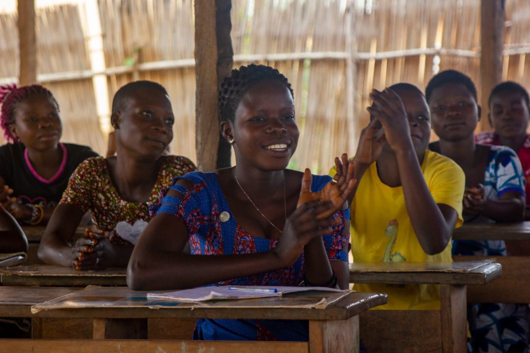 Fondation_MA's tweet photo. Revivez en images cette magnifique journée à Hangoumé. 
Une expérience inoubliable !
Un enfant, un avenir.

Merci à notre vaillante équipe, 
Merci Hangoumé pour l’accueil. 
#vacancescreatives #fondationmableagbodan #metiersdart #togo #afrique https://t.co/U6rSjteiET