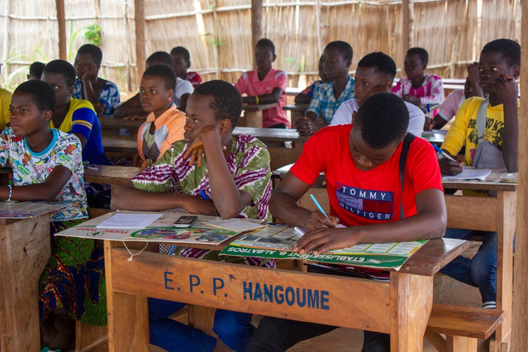 Revivez en images cette magnifique journée à Hangoumé. 
Une expérience inoubliable !
Un enfant, un avenir.

Merci à notre vaillante équipe, 
Merci Hangoumé pour l’accueil. 
#vacancescreatives #fondationmableagbodan #metiersdart #togo #afrique