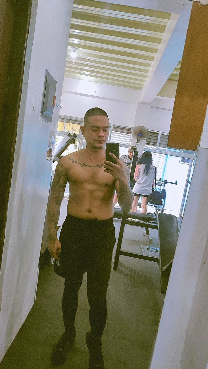 LPalambiano's tweet photo. THURSDAY GRIND ❤️💦🔥🏋️💪

#fitnessmotivation #fitnessgoals #fit #plhivfit #fitplhiv #pozfit #fitpoz #Motivated #Gymgoer #gymislife #Plhivdiaries #Taken❤️ https://t.co/6Oz3JNMrYe