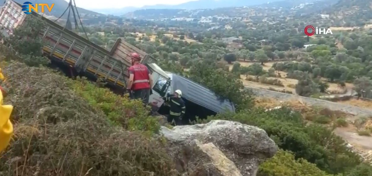 İbrahim Tatlıses Bodrum'da trafik kazası geçirdi bit.ly/3KhO6gJ