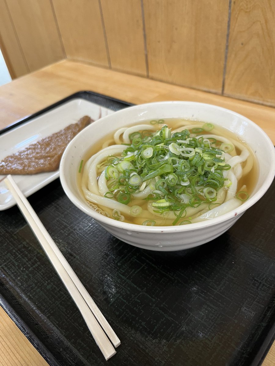 BraidsBerry's tweet photo. やはりうどん県はひと味違う。
#うどん
#高松
#はな庄うどん https://t.co/ydi7ykJymS