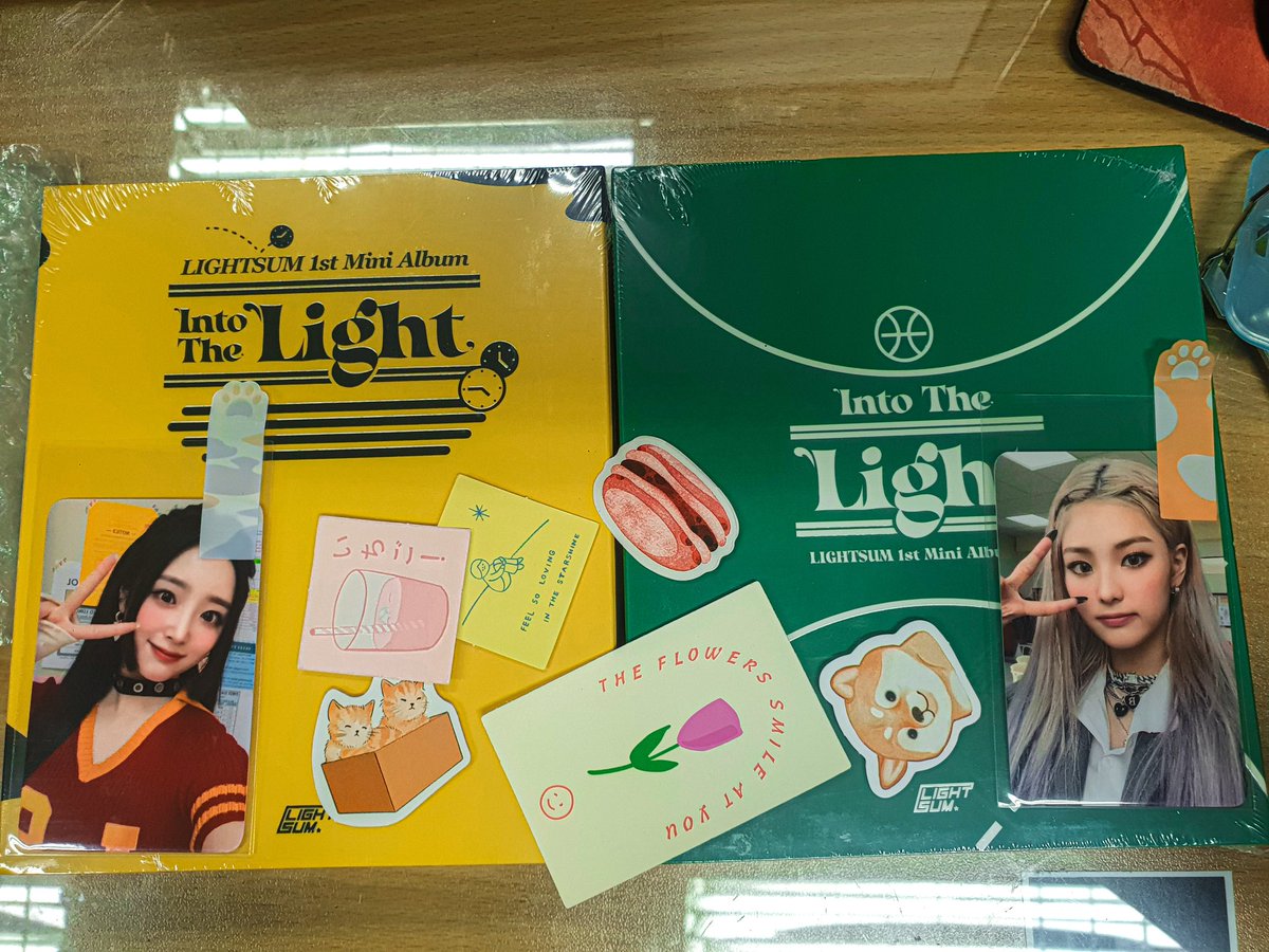 hanchowonly's tweet photo. got my INTO THE LIGHT albums 🥰

#LYJSFEEDBACKS @yujeongsale #LIGHTSUM @CUBE_LIGHTSUM https://t.co/t4jmybkA2a