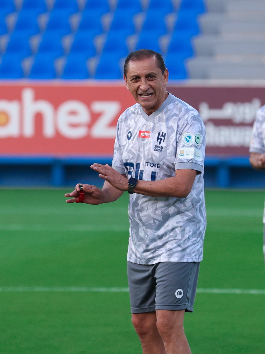 الهلال يملك أسماء كبيرة جدًا قادرة على تحقيق كل البطولات وفوق هذا كله يملك كبير القوم و سيّد المدربين وأفضلهم .. 

مع رامون دياز أثق بموسم استثنائي يقوده هذا العبقري💙