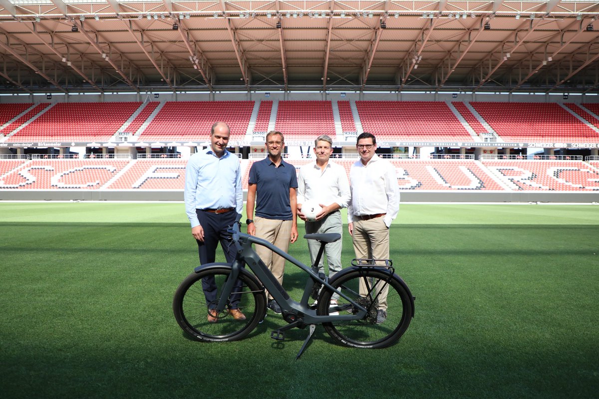 JobRad engagiert sich künftig als Exklusivpartner des SC Freiburg. Die Zusammenarbeit setzt auf nachhaltige Mobilität mit Fahrrädern und E-Bikes – und ist in der Bundesliga damit bislang einzigartig. Mehr Infos gibt's unter: jobrad.org/aktuelles/2022…