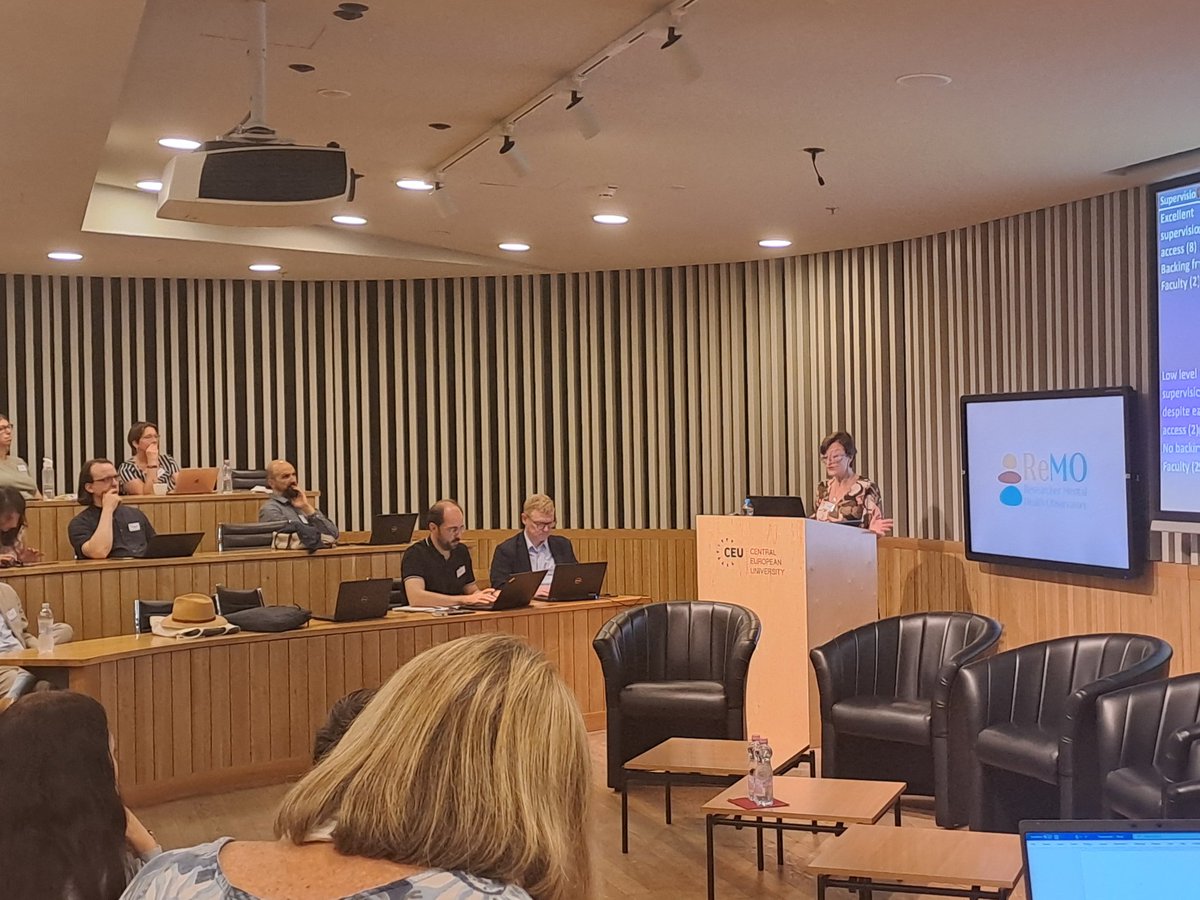 AnnaMuroR's tweet photo. Plenary session with leading prof. Joana Camilieri and the General Adaptation Syndrome among doctoral students #ReMO2022 Conference @ReMO_COST #MentalHealthMatters #MentalHealthAwareness #AcademicMentalHealth #researcherswellbeing https://t.co/jRqXfmIV8M
