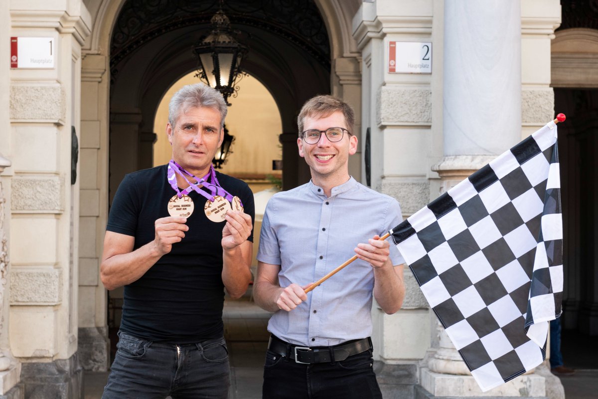 Schon angemeldet für den 10. Social Business Nightrun am 29. September in Graz Eggenberg? Nein?  👉my.raceresult.com/201445/👈 #arbeitplus #laufendeinzeichensetzen #socialbusiness #sharingiscaring #robertkrotzer #gerdkronheim