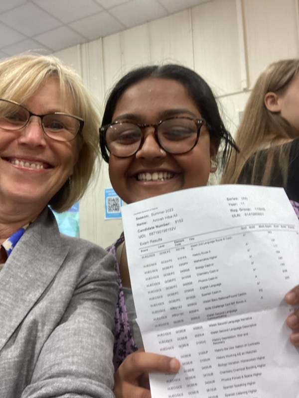 Goodluck to all students collecting GCSE'S results.  Look forward working with you in yr 12 #gcseresults2022 @Seren_Network <a href="/gille_james/">Gillian James</a>