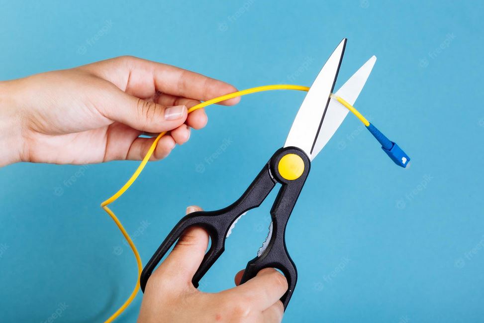 [🌐#fibreoptique] 

Pour éviter l’impact sur votre activité concernant une panne ou une coupure d’un lien internet, nous préconisons et proposons des solutions de secours comme la redondance des liens fixes, l’ajout d’un routeur 3G/4G, etc. 

#réseau #fibre  #internet