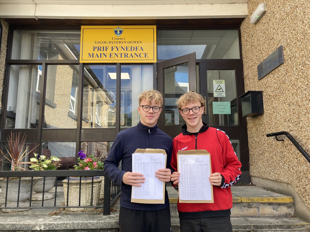 Christopher Davies tweet media