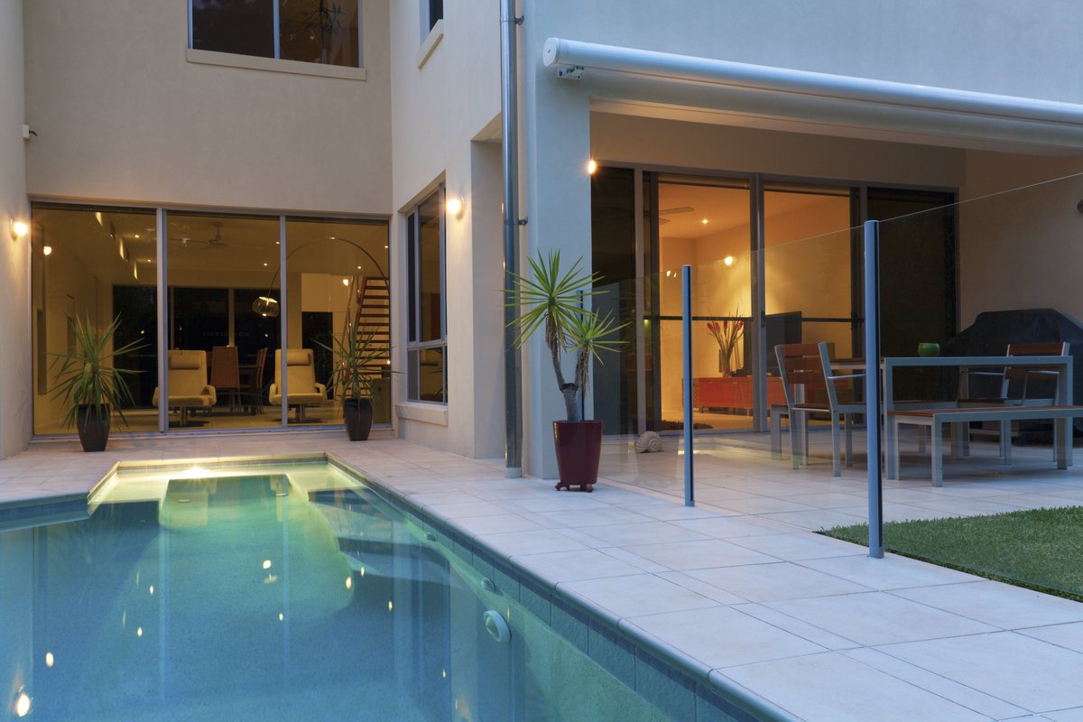 EGW_UK's tweet image. Pool Surrounds, also known as glass balustrades add a safe and modern barrier to any outdoor or indoor space.

#Pool #Poolsurrounds #Glass