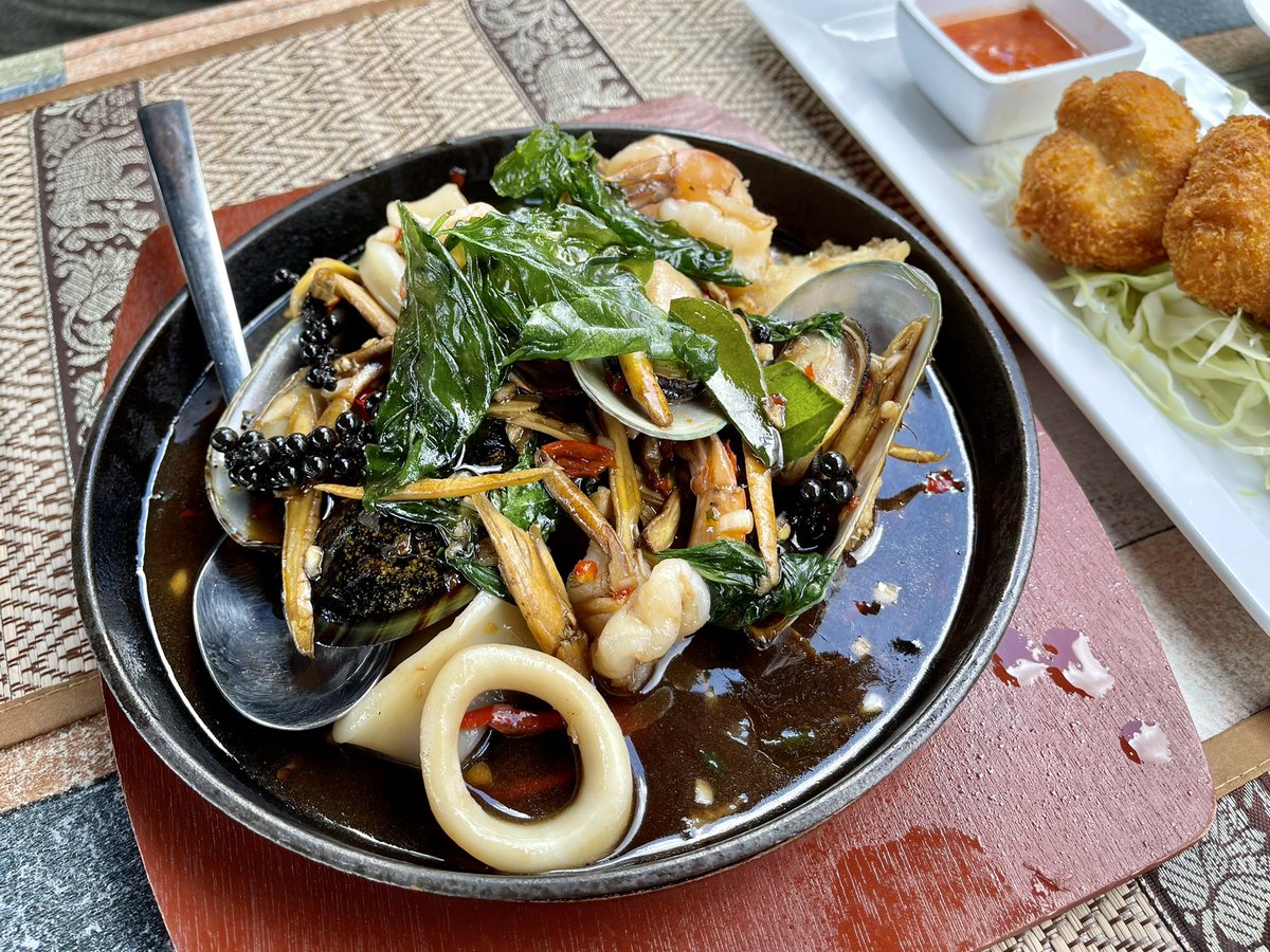 bearonearth's tweet photo. แนะนำร้านอาหารไทยในเนเธอร์แลนด์ค่ะ ร้าน La Miat Thai(แม่ละเมียด) เมนูอาหาร รสชาติอาหาร เครื่องดื่ม ของหวานแบบไทยแท้ๆ อร่อยถูกปากเลยค่ะ พนักงานน่ารักเป็นกันเองด้วยนะคะ ใครมาเที่ยวคิดถึงอา���ารไทยแนะนำร้านนี้เลย😋 https://t.co/4fTP8hyWUB