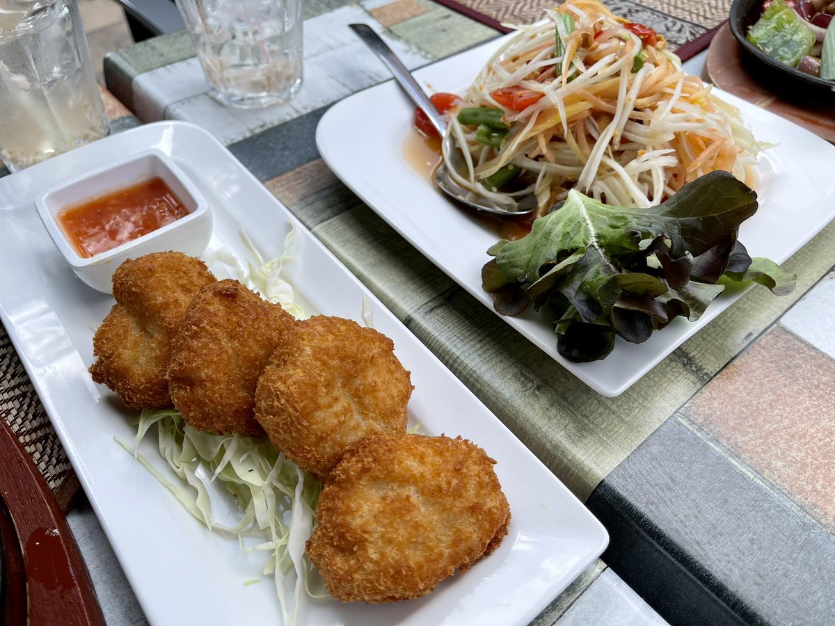 bearonearth's tweet photo. แนะนำร้านอาหารไทยในเนเธอร์แลนด์ค่ะ ร้าน La Miat Thai(แม่ละเมียด) เมนูอาหาร รสชาติอาหาร เครื่องดื่ม ของหวานแบบไทยแท้ๆ อร่อยถูกปากเลยค่ะ พนักงานน่ารักเป็นกันเองด้วยนะคะ ใครมาเที่ยวคิดถึงอา���ารไทยแนะนำร้านนี้เลย😋 https://t.co/4fTP8hyWUB