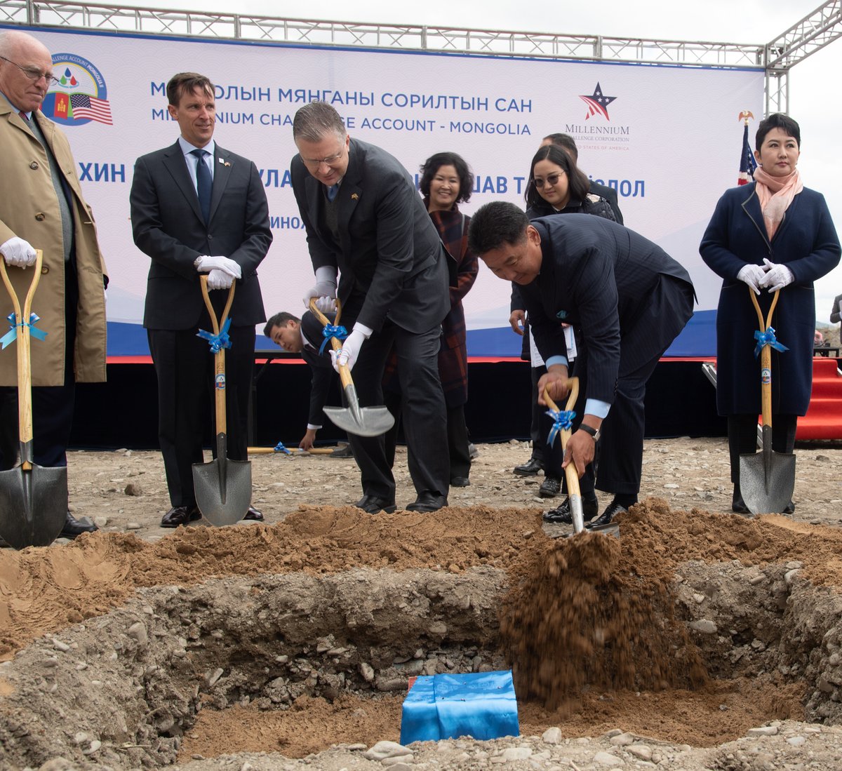 MCAMongolia2's tweet photo. The Groundbreaking ceremony for the Water Recycling Plant of #MCCMongolia Water Compact has been held
#WaterCompact #ClimateSmartInvestment #WaterRecyclingPlant #EffluentWater #RecycledWater #ДахинАшиглахЦэвэрлэсэнУс буюу #ДАЦУ #КомпактГэрээ https://t.co/0lu4iqgYlF
