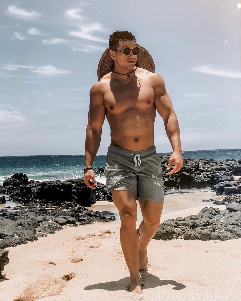 PolynesianMen's tweet photo. Koal A., Hawai'i https://t.co/86VIUfBl2u