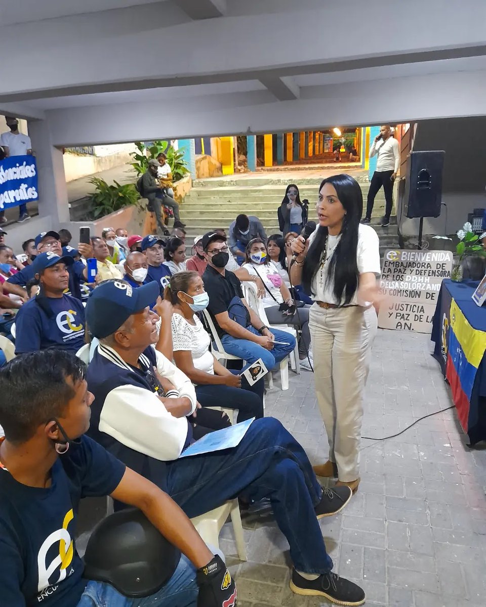 fwimer's tweet photo. #EnCuidadano #Lara . Los buenos somos más y estamos en EC, dando la lucha de libertad y democracia en defensa de los DDHH al lado de una valiente guerrera @delsasolorzano, #Capacitada para representarnos en una reconstrucción del país #SomosLosDeDelsa ✍ https://t.co/zyv0PzKH1F