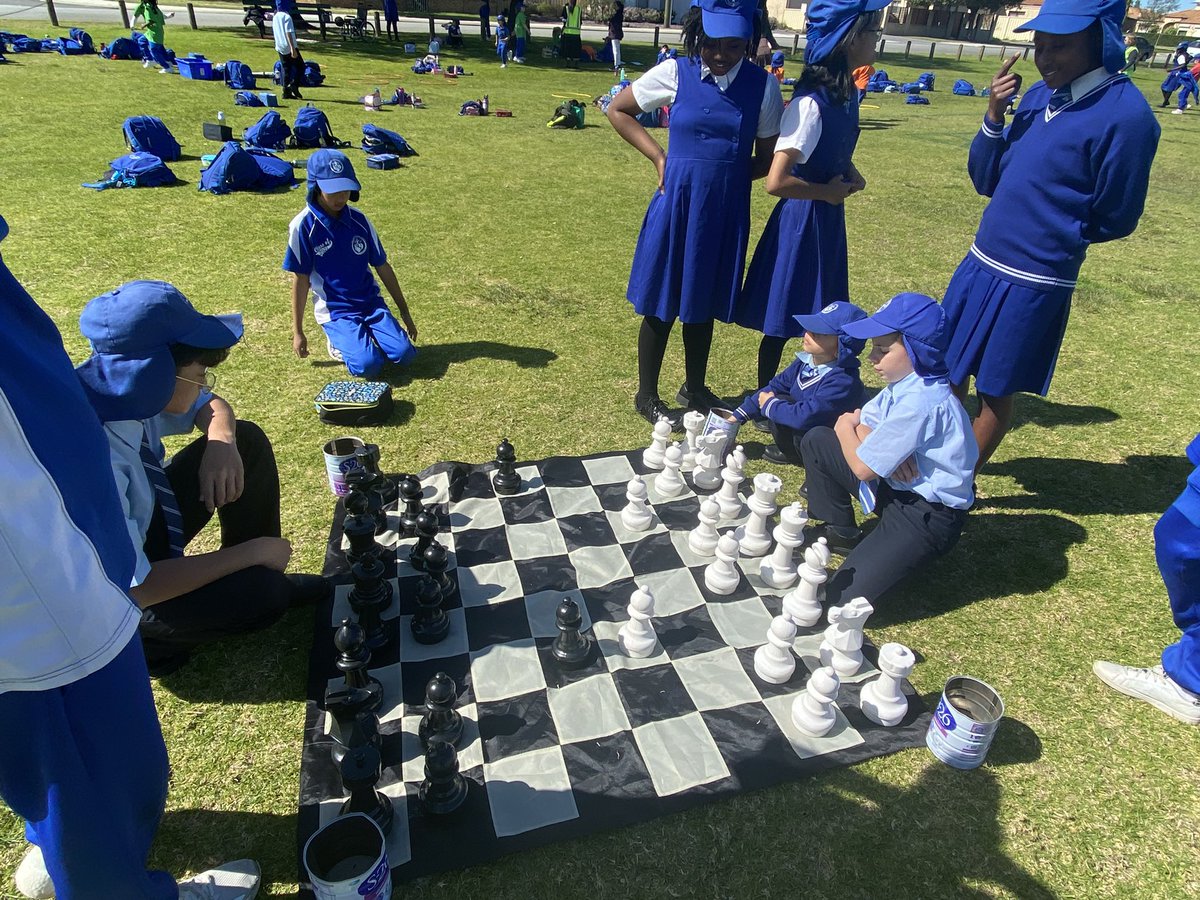 Eli_Crutto's tweet photo. 🌟 Wellness Week 🌟 We headed down to Woodchester Oval for an extended play today! What a beautiful day ☀️! #ololnoll @Blakey2308 @JosephineVivan1 @LianaMagri https://t.co/HdWua4sPCA