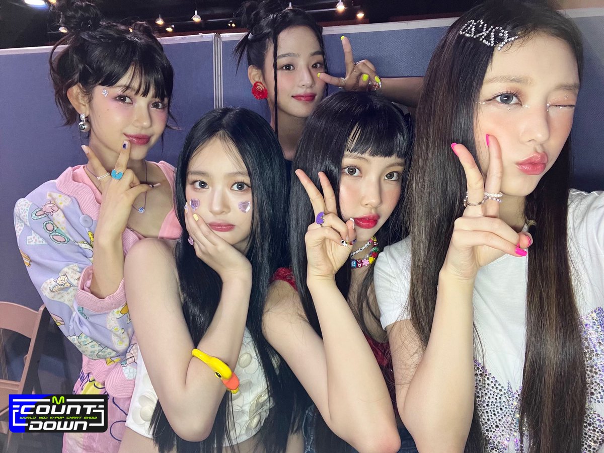 oo- is this the rumored cool cutie New Jeans? 🆕👖 they has a cute face and cool charms collab together being a perfect combi making them gorgeous! don’t foget to watch our Mcountdown stage today ♥︎ i’m sure we will captivate everyone today ଘ ੭´꒳`)