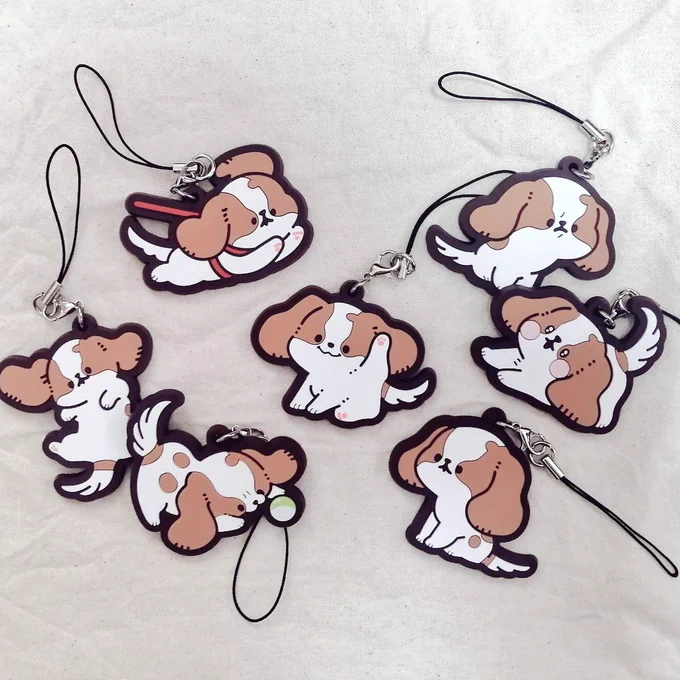 #元気なキャバリア カプセルトイのサンプル届いた すべすべしててかわいいね…2枚目はキャバリア飼ってる人にしか伝わらないサイズの比較です 