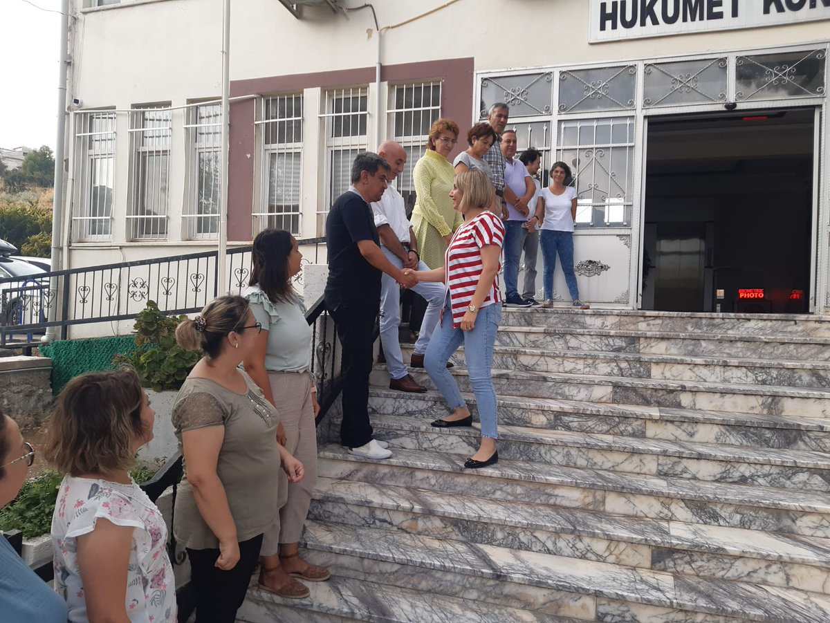 Birlikte çalışmaktan mutluluk duyduğumuz Nüfus çalışanlarına desteğini esirgemeyen Sn. Kaymakamımız Serap ÖZMEN ÇETİN <a href="/miaserapcetin/">Dr. Serap ÖZMEN ÇETİN</a>  ile vedalaştık.<a href="/karaburungovtr/">Karaburun Kaymakamlığı</a>