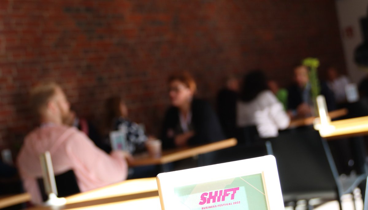 Matches made in @Brellanetwork. AI is gathering like-minded people together to speed business meetings at SHIFT. It's networking time. #theshiftfi #futureofbusiness #reconnect