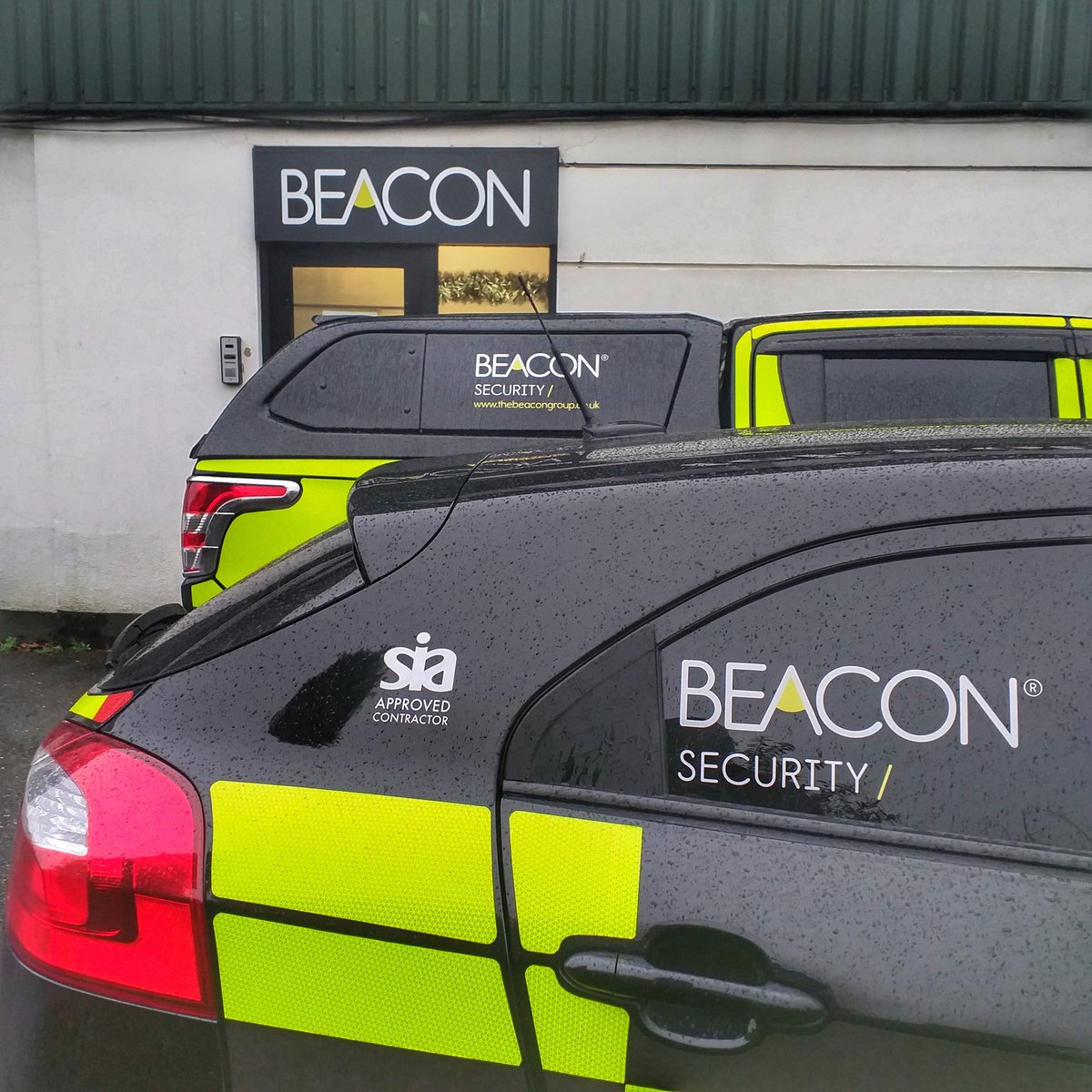 BeaconGroupUK's tweet photo. Good morning from the Beacon Control Room. 
The team have been out dealing with a number of #weather related #intruderalarm activations and incidents this morning, as well as conducting #mobilepatrols in the rain. 🌧
Give them a wave if you see them 😀 https://t.co/4ouZzwwZk4