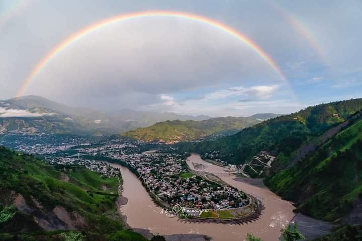 shakeelhabiba5's tweet photo. a rainbow is the sky's lovely garden🌈. 
#Kashmir #Muzaffrabad #missingKashmir #Kashmirislove 
#Kashmiris https://t.co/xULd2BogTo