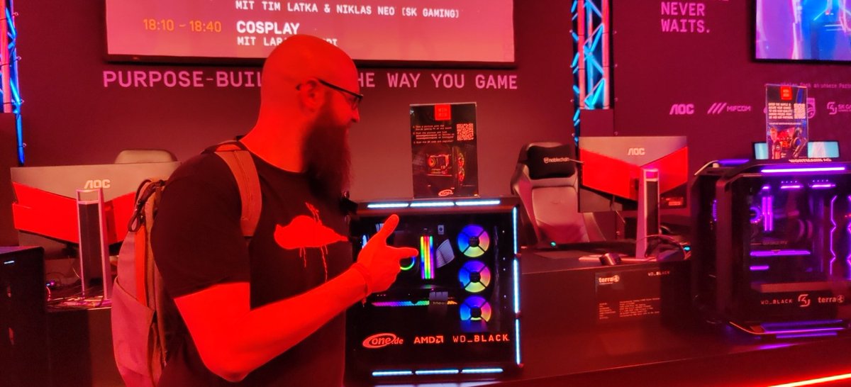 Duke_Maxwell's tweet photo. Almost enough RGB https://t.co/sRLhJY5vgi