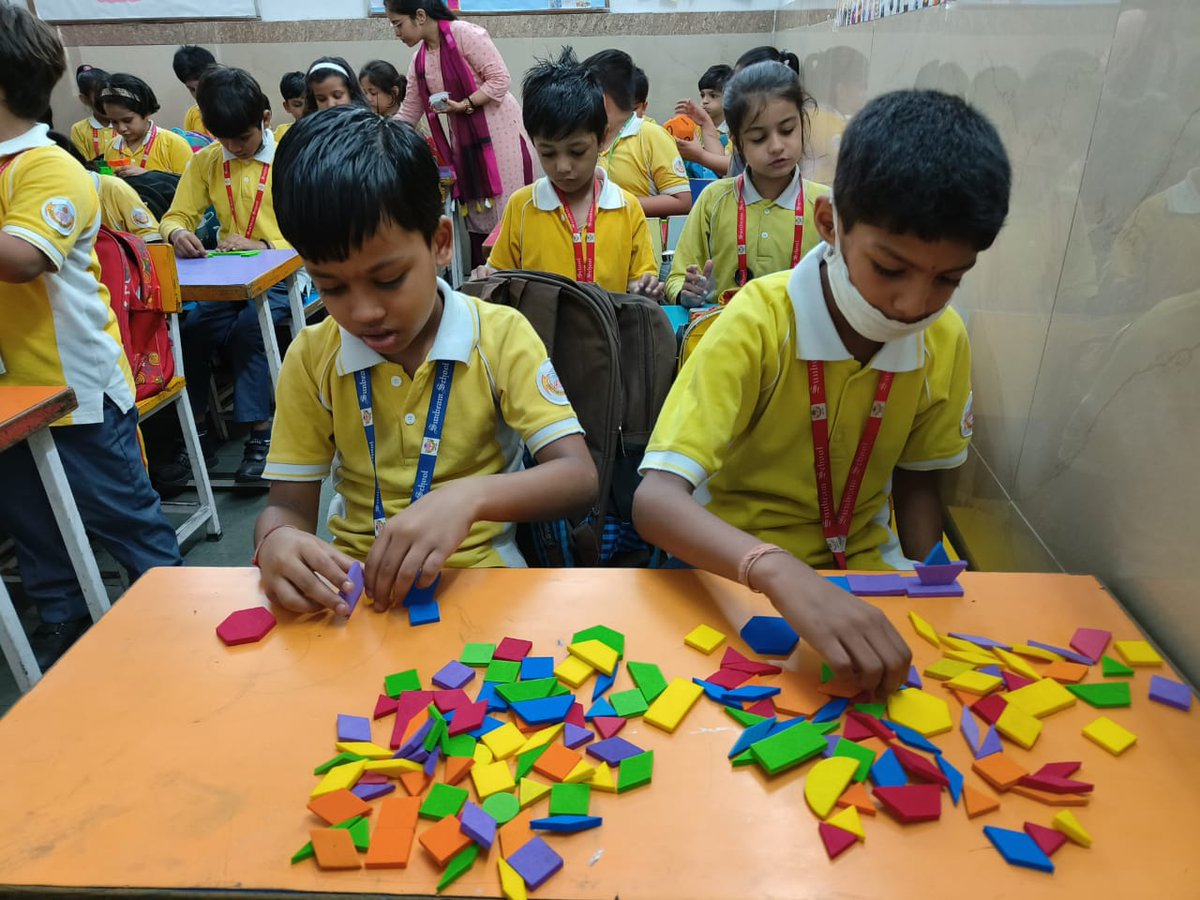 AnpSunbeam's tweet photo. ACTIVITIES THROUGH JODO GYAN MATERIAL MAKES MATHEMATICS FUN!

Junior school students enjoying and learning mathematical concepts using innovative Jodo Gyan TLMs. https://t.co/FXoPKiovjN