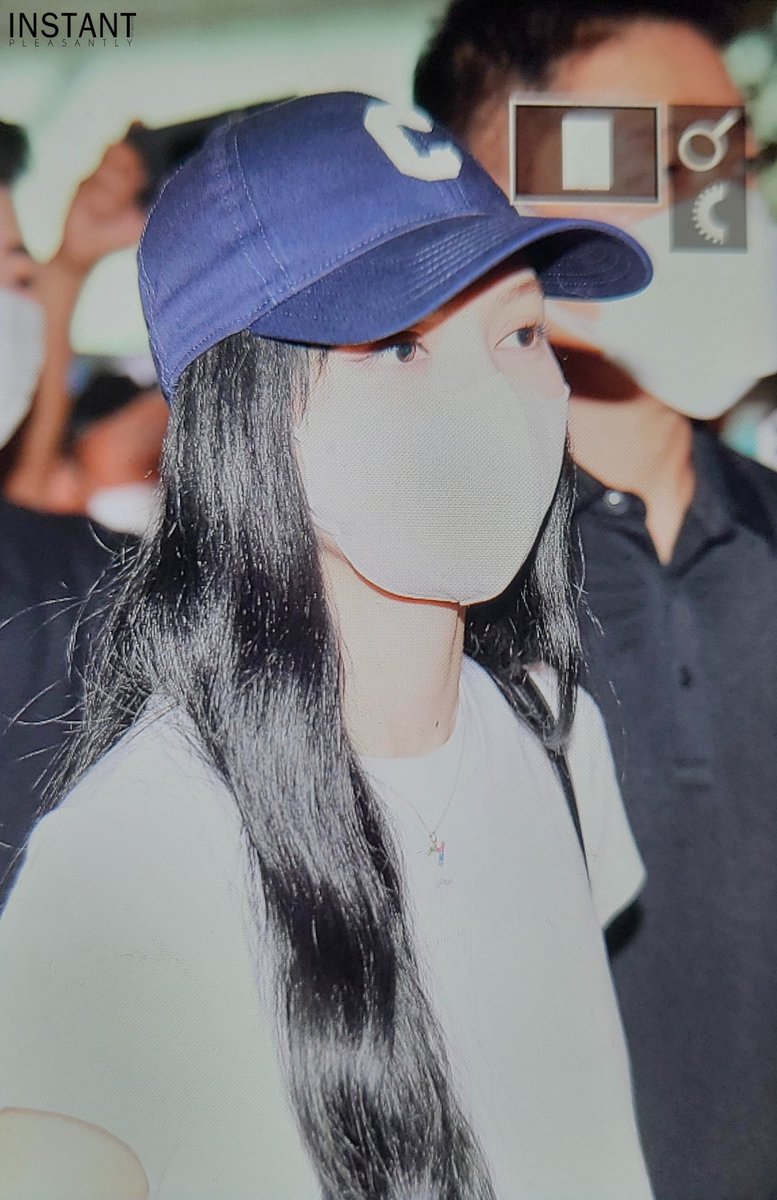 Instant Pleasantly tweet media