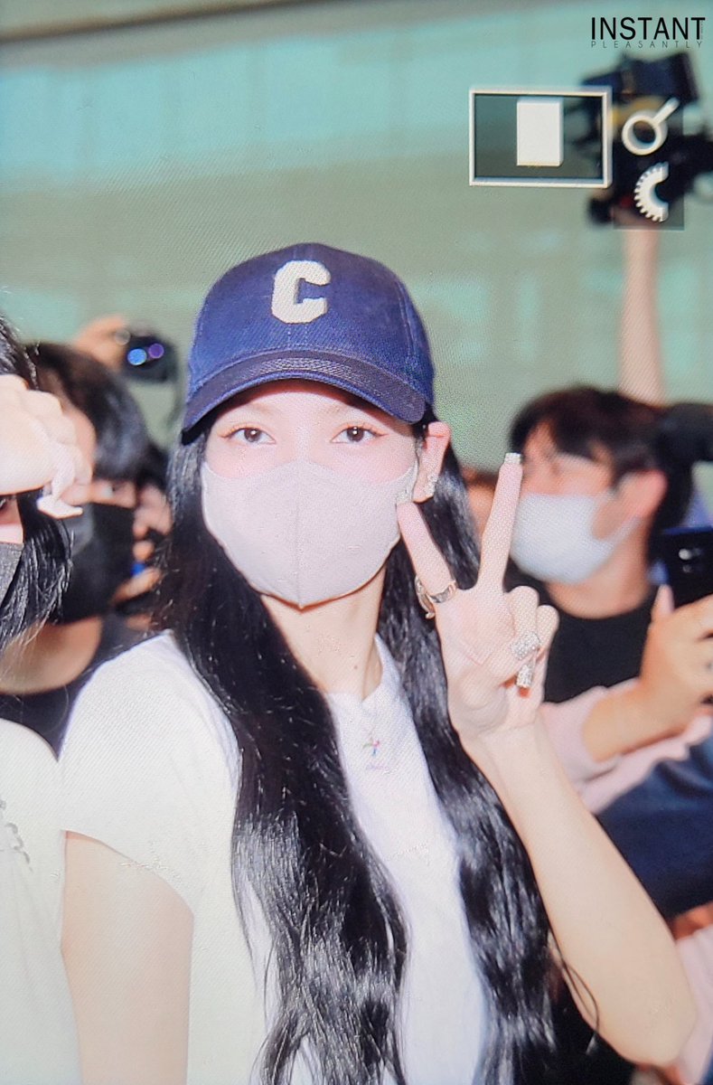 Instant Pleasantly tweet media