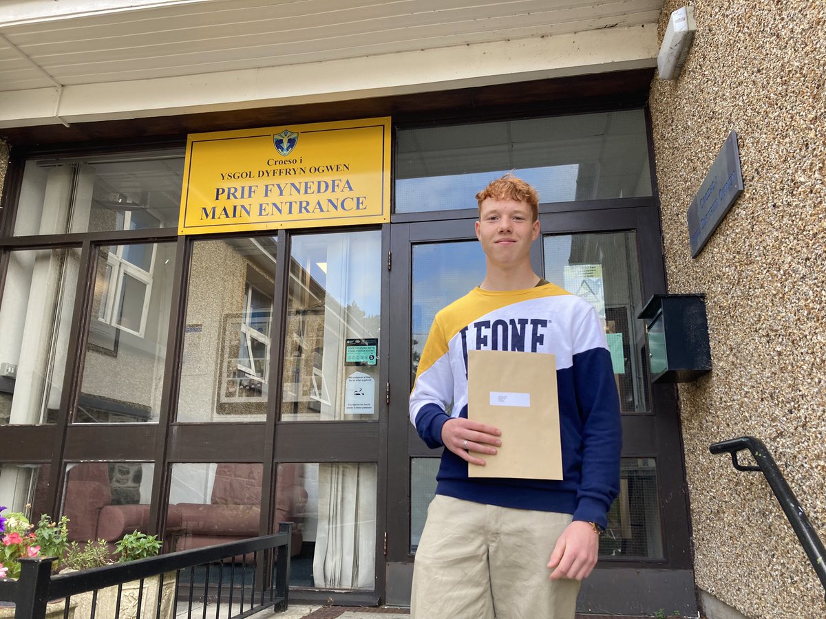 Christopher Davies tweet media