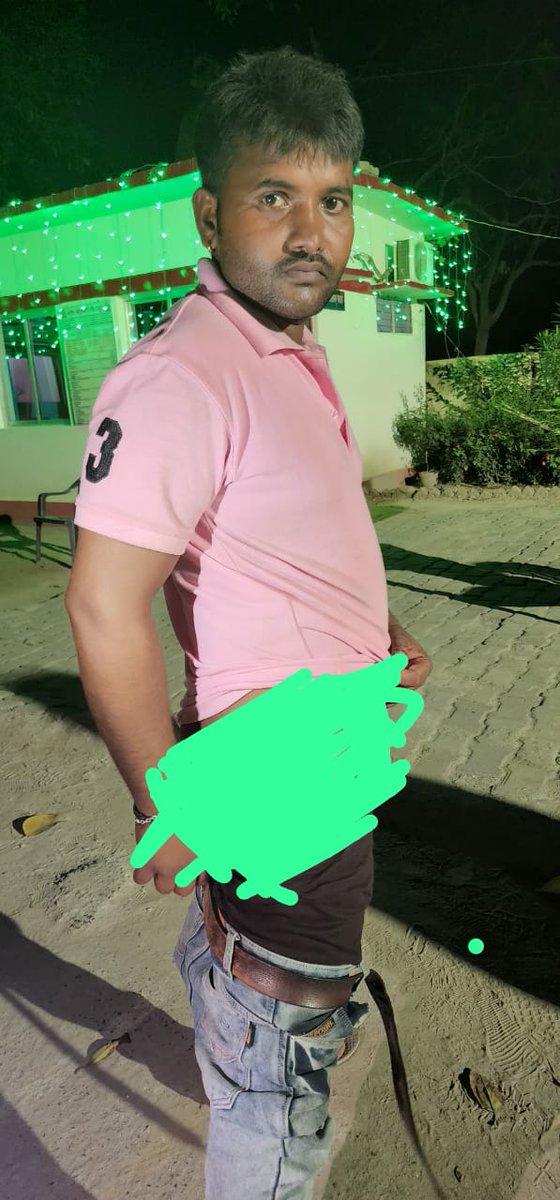 "गरीब नाविक की थाने ले जाकर थानेदार ने बर्बरता से पिटाई की,नाविक ने सीएम से की शिकायत"

यूपी में गोरखपुर के खोराबार थानेदार जयंत सिंह ने नाविक को SSB जवान की शिकायत पर थाने ले जाकर बेल्ट से पिटाई की थी। नाविक का कहना है SSB जवान ने नाव की सेवा लेने के बाद पूरे पैसे नहीं दिए थे।