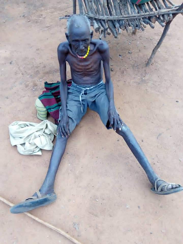 brucenahabwe1's tweet photo. Day 2: Goodmorning dear @EstherAnyakun? Everyday, a life in Karamoja is lost because of Hunger! They are equally Ugandans whose issues must be addressed to. As a State Minister of Disaster and Preparedness,what have you rendered to these starving people of Karamoja? https://t.co/SOripnpQZm