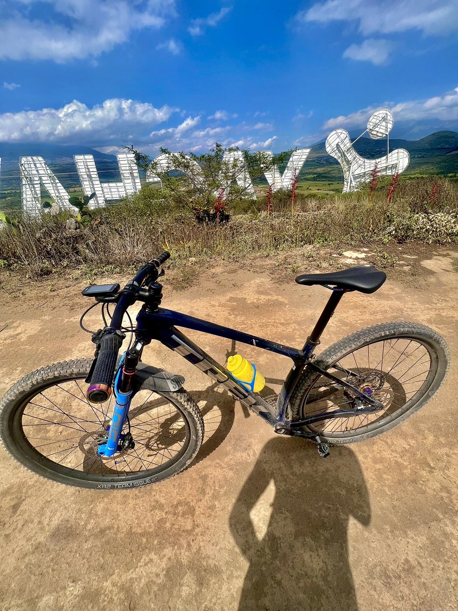 DiegoLopezB1's tweet photo. La vida es como andar en bicicleta, para mantener el equilibrio hay que seguir avanzando. 🔜📈💪🏼

@TrekBikes #Trek #Procaliber #Ecuador #MTB #XCO https://t.co/F7FfSmcTyN