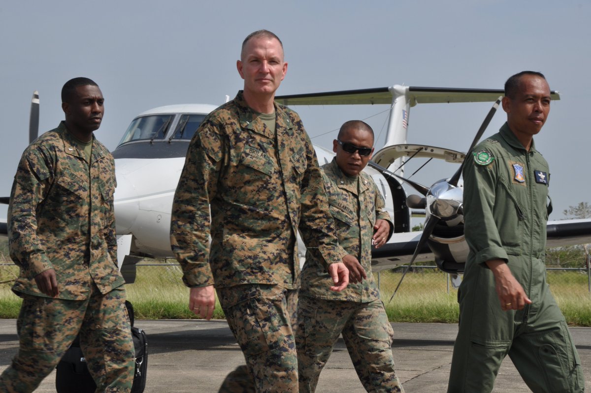 3d_MEB's tweet photo. Throwback Thursday- In October 2010, #3DMEB deployed to the Philippines to provide HADR in response to Typhoon Juan that struck the country during a bilateral exercise leaving 26 dead and 39 injured. #IIIMEF #IndoPacific #AlwaysReady #FirstToRespond #Rah https://t.co/Apcyb0ZCoK