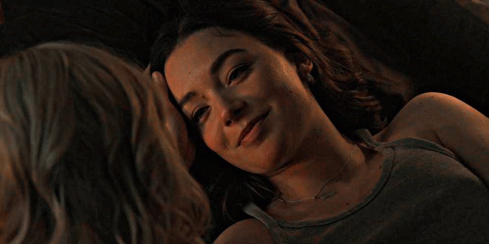 syds3dragons's tweet photo. They look so high from all that sexual afterglow 🌚 #MotherlandFortSalem #Raylla https://t.co/dUFKFBqL1o