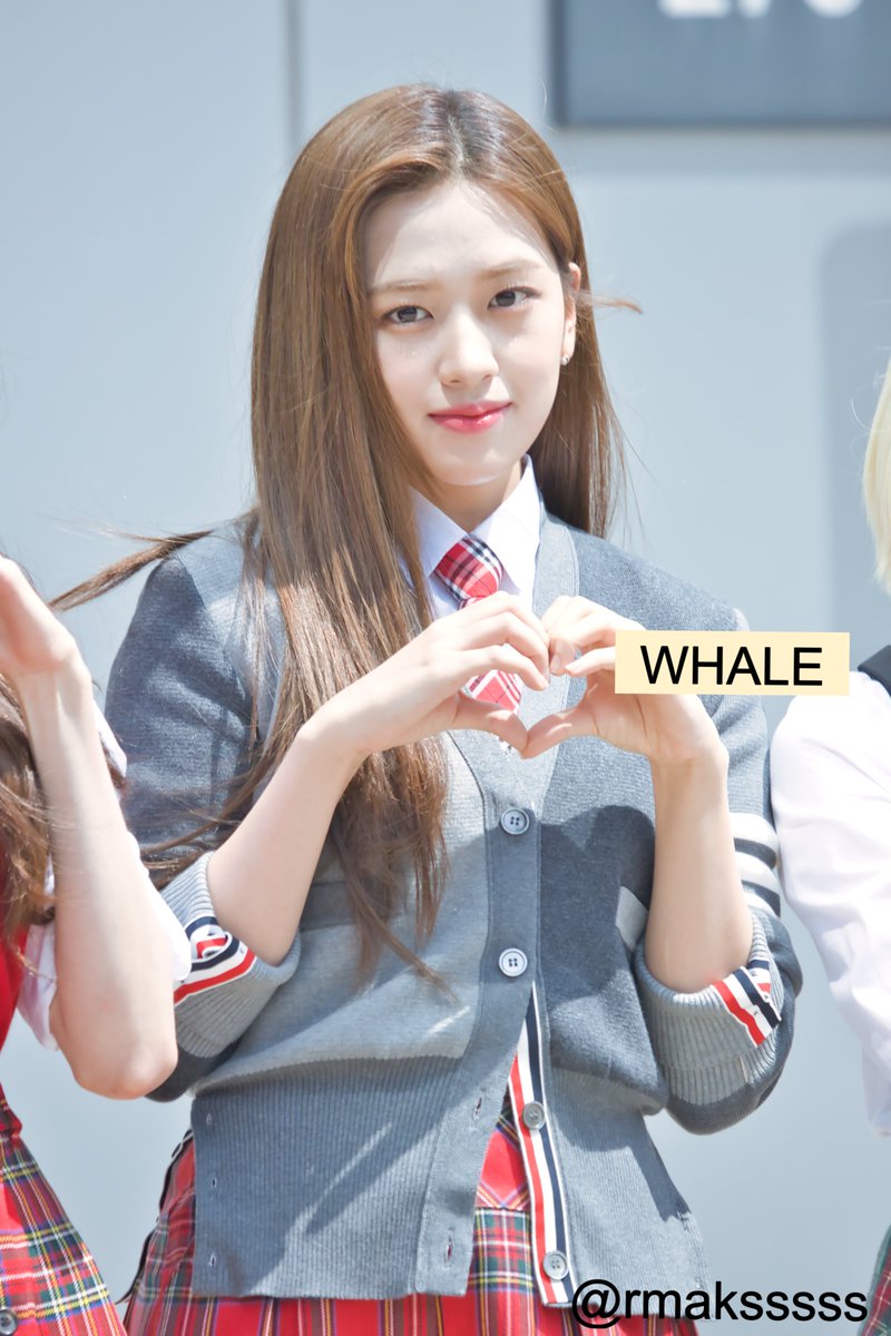 whale_wal's tweet photo. 220818 아이브 유진 아는형님 출근
#IVE #안유진 #유진 #아이브 https://t.co/6SSYMq7ilj