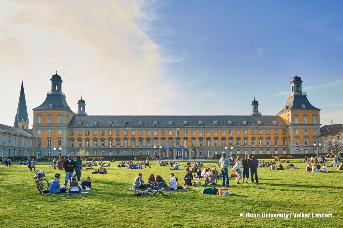 ResearchGermany's tweet photo. Don't miss this #PhD position in #Geoinformation offered at @GeoinfoBonn @UniBonn 👉 https://t.co/MOhGO8xiXS #PhDGermany #Geodesy #Geomatics #Cartography #GeoinformationScience #ComputerScience https://t.co/VGMRFX3kbi