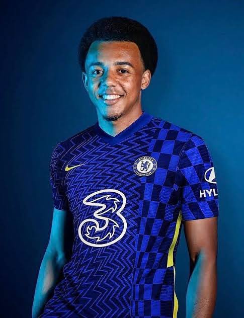 bigchopperche's tweet photo. According to reports, Raphina and Kounde are set to miss the upcoming game against Leeds United 😱 https://t.co/MWHo4nsGJB