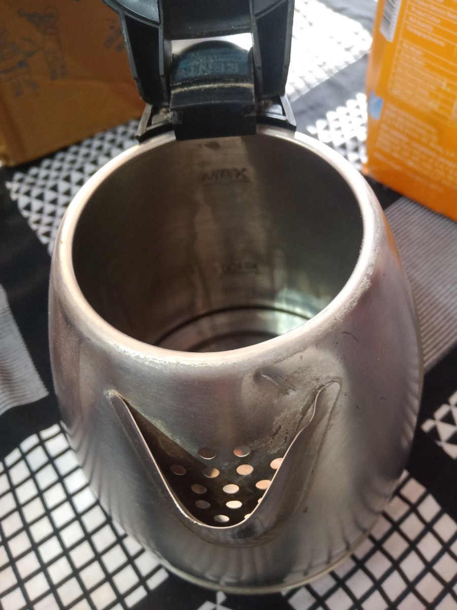 AmitSon81103155's tweet photo. @Flipkart @Flipkart got a damaged and old used kettle on 4 August 2022 in Rajendra Colony Uchana kala Jind Haryana . After so many complaints and replacement request of this worst product got zero solution. No solution worst ever experienced with Flipkart. I will  Never buy  product from u https://t.co/O3gniVIhyT