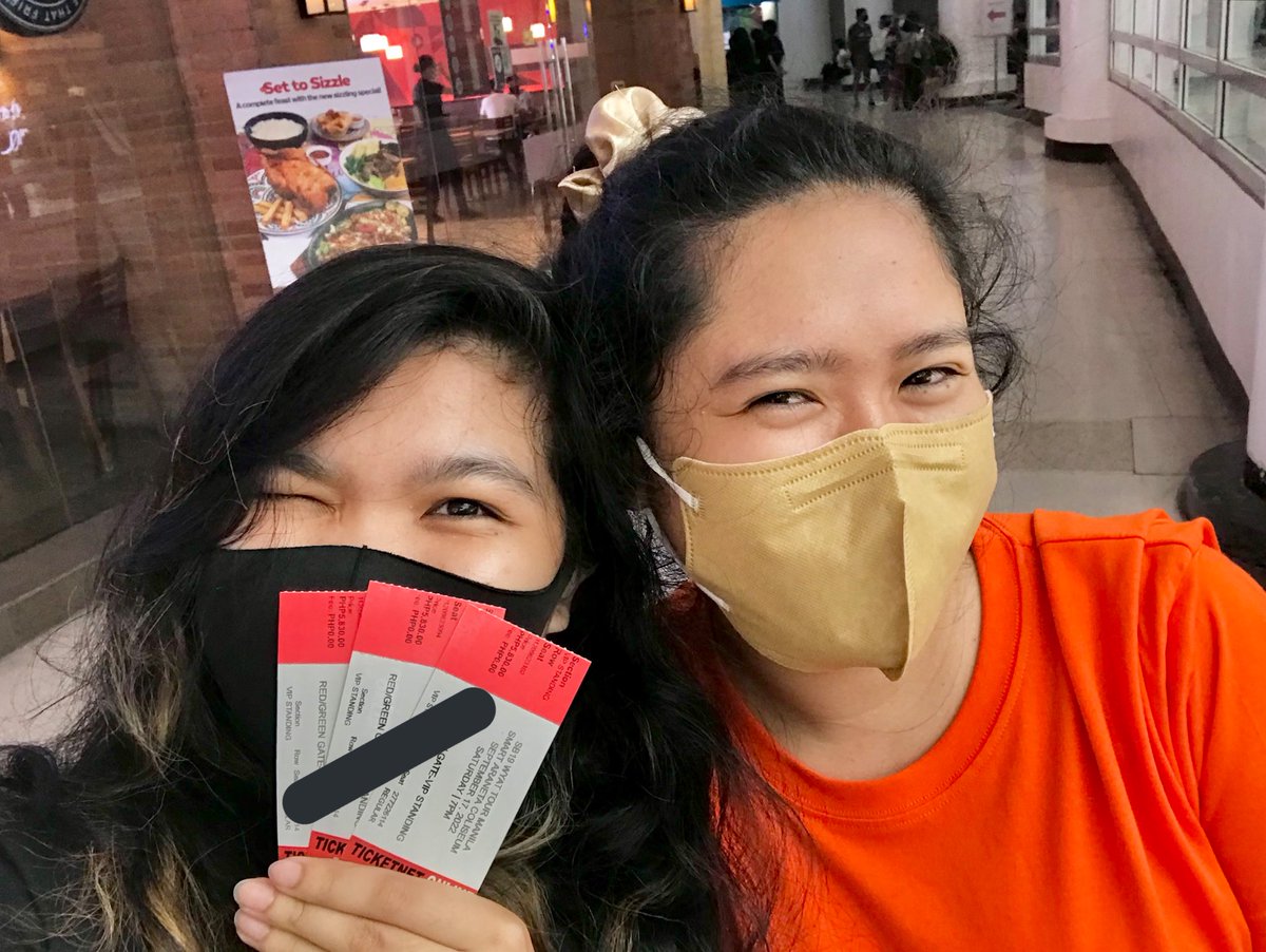 guuchii_ks's tweet photo. SCAMMER ALERT!! SORRY NA EXCITE AKO MAG POST, INGAT SA PAG POST NG TICKET GUYS! AT INGAT SA SCAMMERS PLSSSS WAG KAYO KAKAGAT AGAD 

‼️report @dianaaasb19

ikaw pa galit ha???? 

#WhereYouAtSB19 📼
#WYATKickOffConcert 

@SB19Official
#STANWORLD #SB19
#BackToSWSchool https://t.co/U4P3tkj8hI