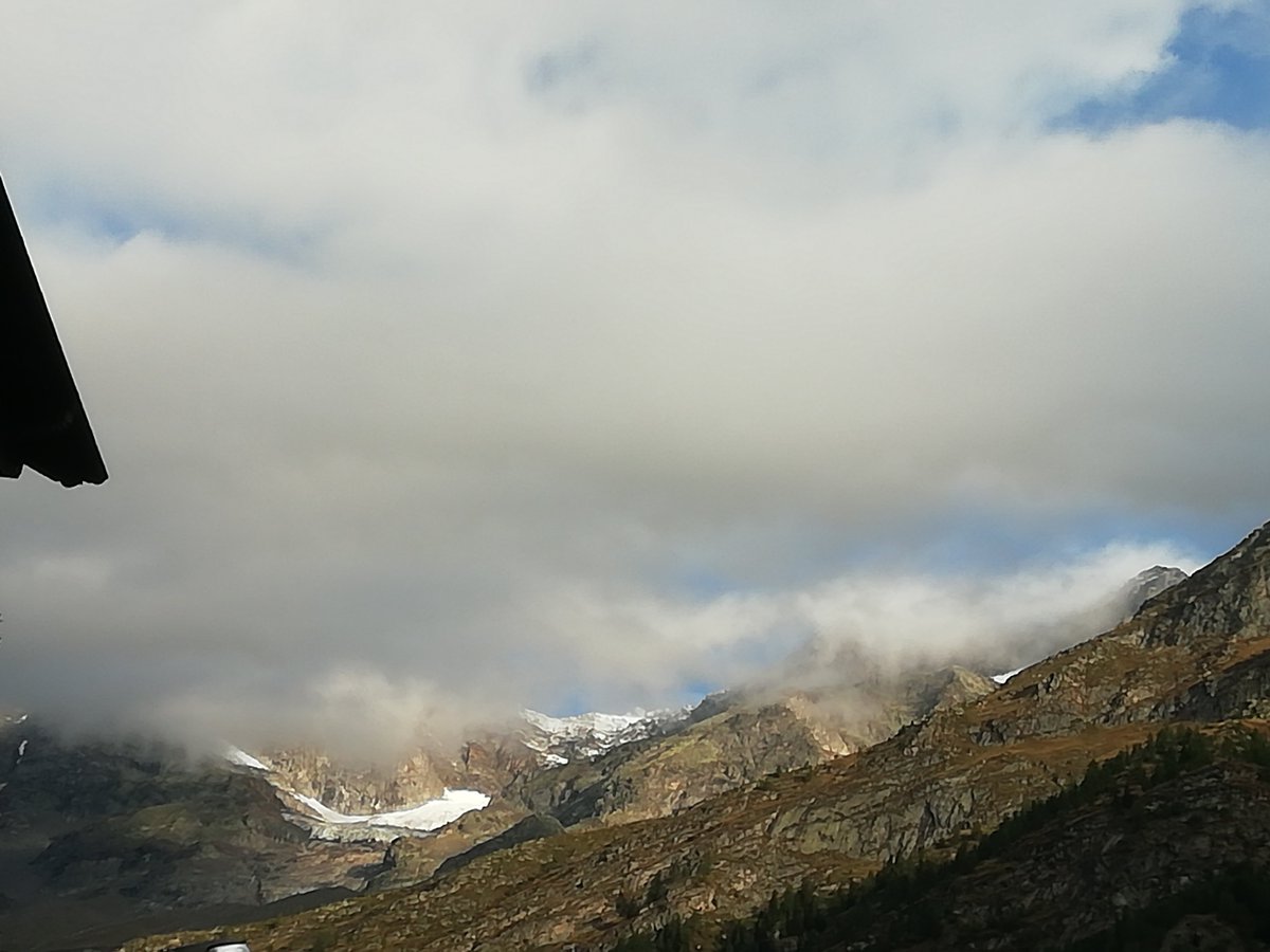 Speriamo in un po' di acqua in questo strano anno di siccità.  Le nostre montagne soffrono 
#ClimateEmergency #ClimateCrisis #climate #climatechange